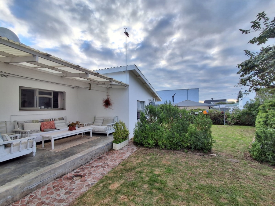 6 Bedroom Property for Sale in Stilbaai Wes Western Cape